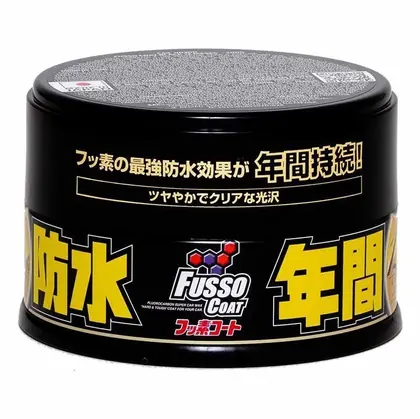 Fusso Coat Black Cera para Carros Cores Escuras 200g Soft99